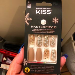 Christmas Nails-KISS MASTERPIECE LUXE NAILS